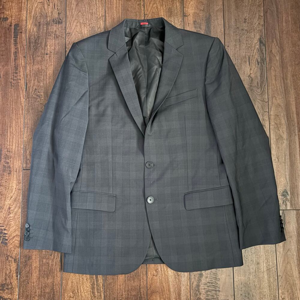 Hugo Boss Blazer Mens 38S Gray Plaid Windowpane 100% Wool Business Formal Career